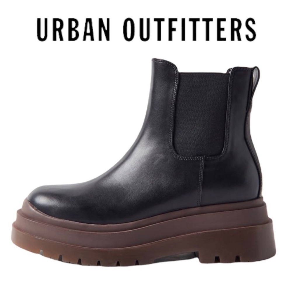 Betty Chelsea Boots